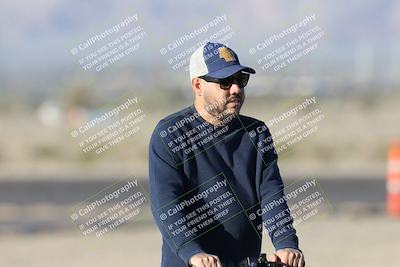 media/Jan-15-2026-Racers Edge (Thu) [[dfebeb70ab]]/1-Around the Pits-Track Walk/